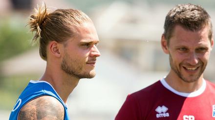 Ganz nett. Islands Nationalspieler Rurik Gislason (links) mit Co-Trainer Sebastian Boxleitner.