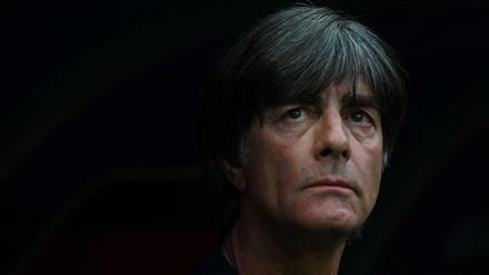 Jogi Löw würde bei einer Niederlage gegen Schweden wohl erstmal abtauchen.