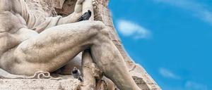 Prothesen können die Schmerzen in arthritischen Knien lindern. Doch nicht immer ist der Rat zur OP nur medizinisch begründet.