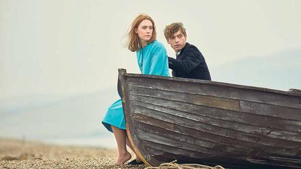 Die jungen Eheleute Florence (Saoirse Ronan) und Edward (Billy Howle) beim Romantikurlaub.