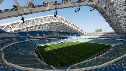 Ein leeres Stadion - wie das in Sotchi - sähe im Fernsehen nicht gut aus. 
