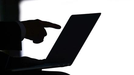 Ein Teilnehmer auf der Potsdamer Konferenz für Nationale Cybersicherheit. 