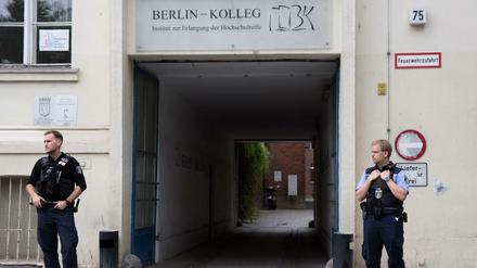 Polizeieinsatz wegen einer Bedrohungslage in einer Schule in der Turmstrasse in Berlin-Moabit.