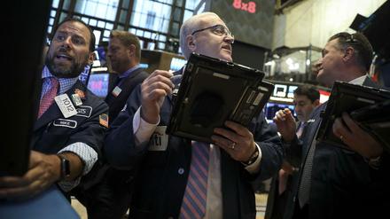 Besorgte Blicke auf dem Parkett der New York Stock Exchange (NYSE).