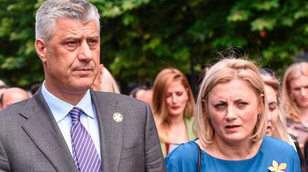 Kosovos Präsident Hashim Thaci am 19. Juni bei der Demonstration "Be My Voice" in Prishtina, die sich für die Rechte von Vergewaltigungsopfern aus dem Kosovo-Krieg einsetzte.