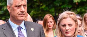 Kosovos Präsident Hashim Thaci am 19. Juni bei der Demonstration "Be My Voice" in Prishtina, die sich für die Rechte von Vergewaltigungsopfern aus dem Kosovo-Krieg einsetzte.
