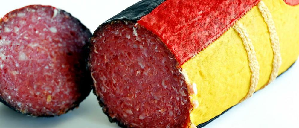 Wenn's sein muss, auch mal in Schwarz-Rot-Gold: Mettwurst.