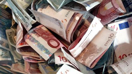 Viel Geld steht für Investitionen in Berlin zur Verfügung, doch genutzt wurde bisher nur ein Bruchteil davon. 