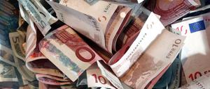 Viel Geld steht für Investitionen in Berlin zur Verfügung, doch genutzt wurde bisher nur ein Bruchteil davon. 