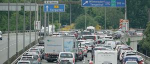 Nichts geht mehr. Auch in Berlin nimmt der Verkehr immer mehr zu. Die Folge: Stau.