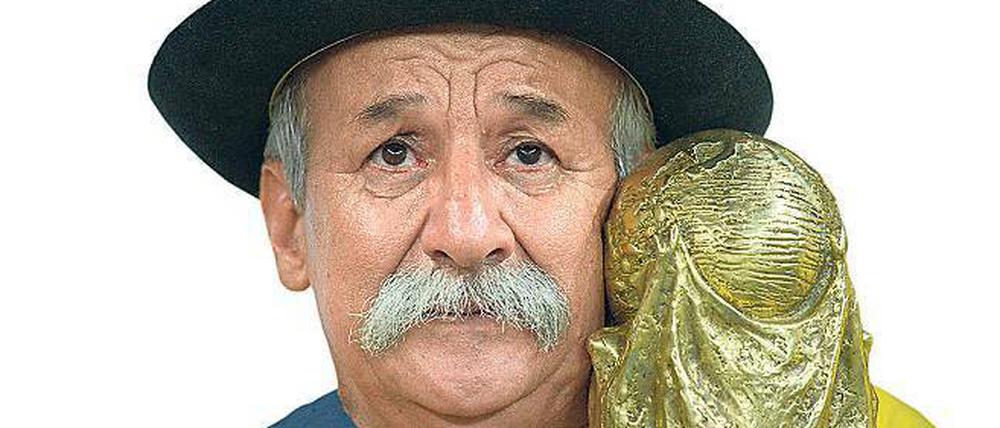 Er steht für die brasilianische Trauer, jetzt führen seine Söhne sein Vermächtnis weiter: Clovis Acosta Fernandes.