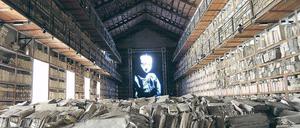 Staub der Jahrhunderte. Auf der Manifesta 12 ist auch diese Videoinstallation des Künstlerkollektivs Masbedo im alten Staatsarchiv von Palermo zu sehen.