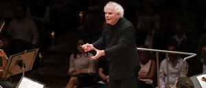 Simon Rattle dirigiert am 19.6.2018 die Berliner Philharmoniker