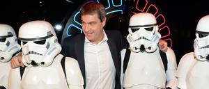 Markus Söder (Mitte), damals noch Finanz- und Heimatminister, in einer Münchner "Star Wars"-Ausstellung 2016. 