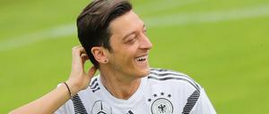 Mesut Özil bei einem Training in Italien. 