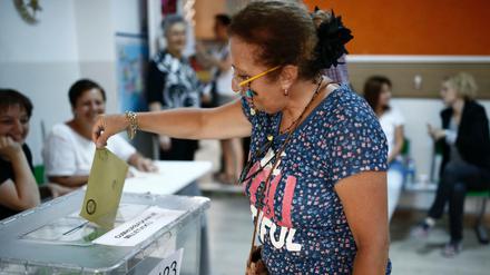  Fast 60 Millionen Türken sind aufgerufen, ein neues Parlament und einen Präsidenten zu wählen.