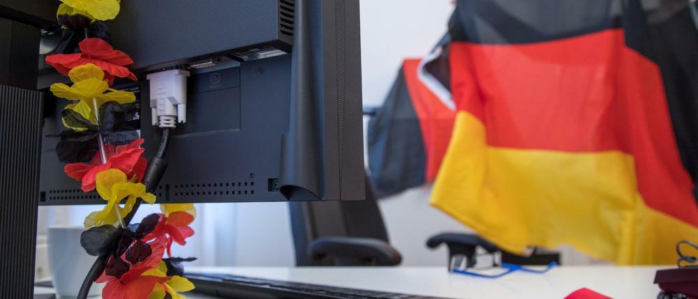 Fußball gucken am Arbeitsplatz - wie weit darf ich gehen?