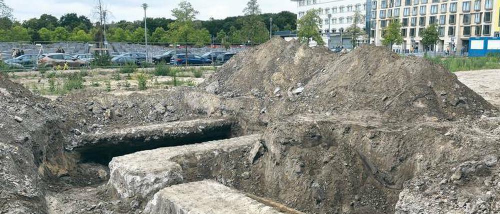 Vor dem Krieg befanden sich zwischen dem Tiergarten und der Wilhelmstraße viele Regierungsstellen mit Bunkern. 