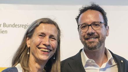 Der Italiener Carlo Chatrian wird künstlerischer Direktor, die Niederländerin Mariette Rissenbeek führt die Geschäfte. 