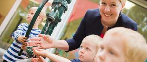 Bundesfamilienministerin Franziska Giffey (SPD) will 500 Euro brutto mehr für Erzieherinnen und Erzieher.