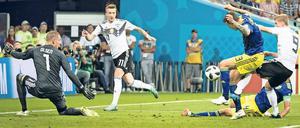 Marco Reus (Nr. 11) und Timo Werner (r.) sorgen für Belebung. 