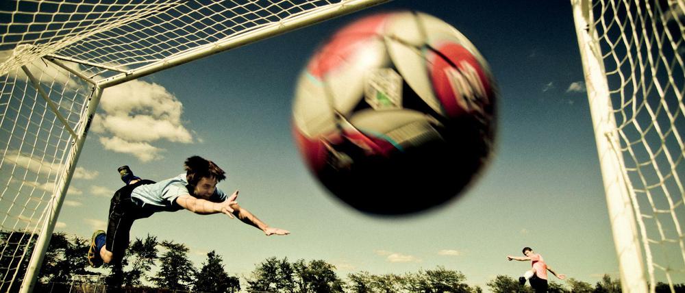 Das Seminar "Die Macht des Spiels – Die Fußball-WM 2018 in Russland in interdisziplinärer Perspektive" am Osteuropa-Institut der Freien Universität betrachtet das Ereignis und den Sport mal aus anderen Blickwinkeln.