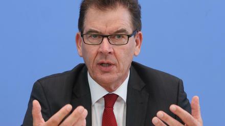 Gerd Müller (CSU), Bundesminister für wirtschaftliche Zusammenarbeit und Entwicklung, über den Kampf gegen den Hunger.