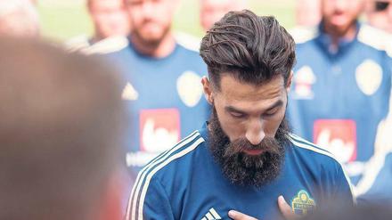 Deutliche Reaktion. Schwedens Jimmy Durmaz trat nach den Beschimpfungen gegen ihn und seine Familie vor die Presse. Seine Botschaft: „Fuck Racism.“