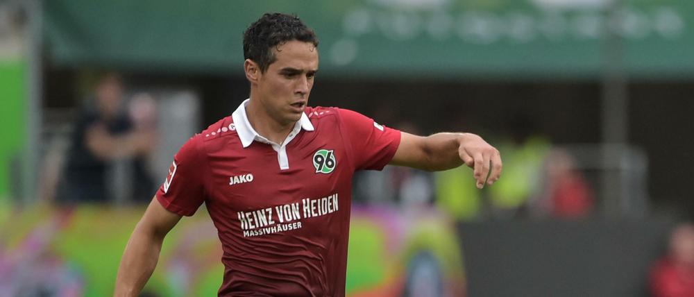 Manuel Schmiedebach spielte zehn Jahre bei Hannover 96.