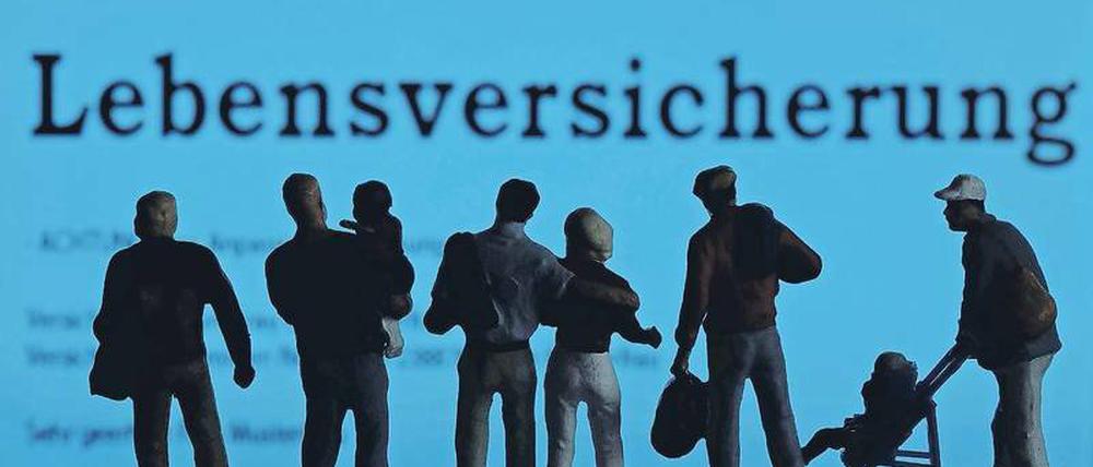 Ein paar tausend Euro könnten am Ende weniger ausgezahlt werden als ursprünglich von der Lebensversicherung angegeben. Es geht dabei um einen Ausgleich der Interessen ausscheidender und noch verbleibender Versicherungskunden.