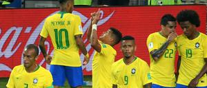 Grüße nach oben. Brasilien zog recht mühelos ins Achtelfinale der WM ein. 