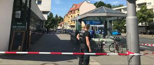 Die Polizei sperrte die Umgebung nach der Bombendrohung.
