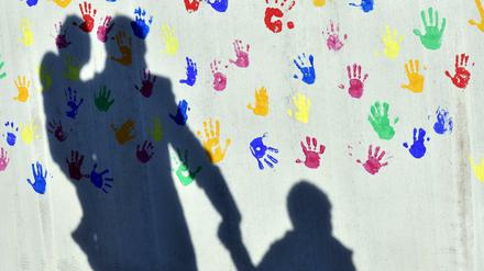 Zusätzliches Geld auf die Hand - Familien sollen ab 2019 finanziell entlastet werden.