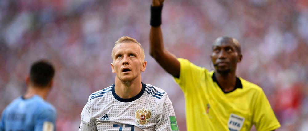 Lass diesen Kelch an mir vorbeigehen: Beim Spiel Uruguay - Russland traf de Rote Karte den Russen Igor Smolnikow. Vor 22 Jahren traf es den Uruguayer Rodrigo Bautista - nach nur 52 Sekunden.