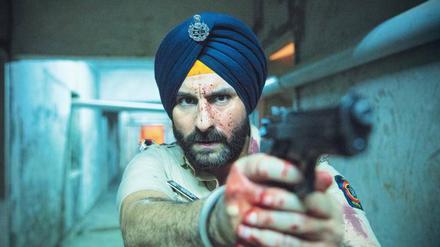 Außergewöhnliche Stoffe: Saif Ali Khan (Mitte) jagt in einem indischen Netflix-Original den „Paten von Bombay“. 