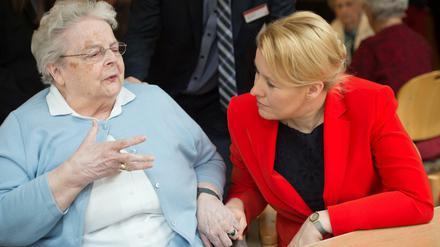 Bundesfamilienministerin Franziska Giffey (SPD) beim Besuch eines brandenburgischen Seniorenzentrums im März.