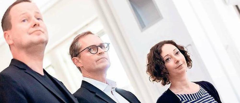 Am Wochenende hatten Klaus Lederer (li.), Michael Müller und Ramona Pop kontrovers diskutiert. Am Dienstag zeigten sie Einigkeit.