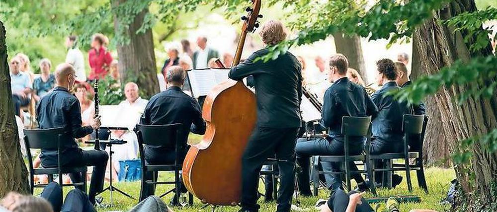 Picknickkonzert im Park von Schloss Eggenberg. 