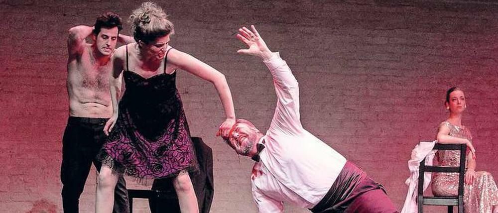 Jared Ice, Cora Suvi, Sebastian Kunz und Rebekka Bigelmayr (v. l.n.r.) im Schlosstheater Rheinsberg.