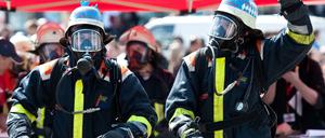 So cool ist nur die Feuerwehr: Hier beim 2. Berliner Firefighter Stairrun-Wettbewerb 2016.