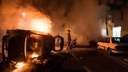 Unruhen in Nantes: Die Feuerwehr im Einsatz 