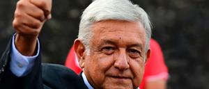 Laut Umfragen vor der Wahl galt der Linksnationalist Andrés Manuel López Obrador, kurz AMLO, als Favorit für das Präsidentenamt.