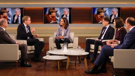 Anne Will mit ihren Gästen am Sonntagabend
