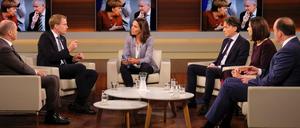 Anne Will mit ihren Gästen am Sonntagabend