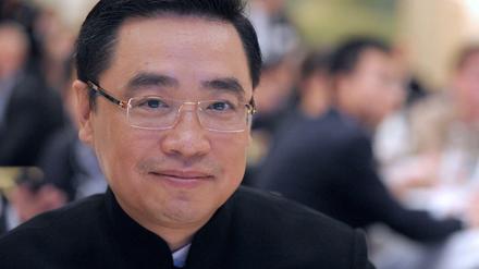 Wang Jian: Als Zeichen der Trauer färbte das Unternehmen HNA seine Website in Grau ein.
