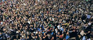 Nach dem Putsch werden 150 000 Staatsbedienstete freigestellt oder entlassen, 50 000 Menschen landen im Gefängnis. 