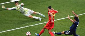 Da kam keiner mehr ran: Nacer Chadli schnappte sich einen verschossenen Eckstoß der Japaner und verwandelte ihn in einen entscheidenden Konter.