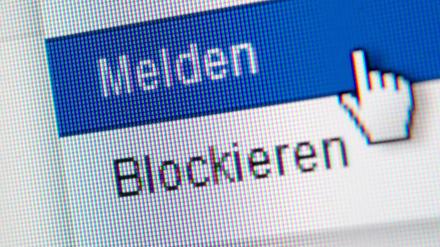Zum Themendienst-Bericht von Julian Hilgers vom 7. November 2017: Beleidigungen oder Hassrede sollte man direkt melden.(Archivbild vom 05.05.2016/Nur zur redaktionellen Verwendung durch Themendienst-Bezieher.) Foto: Andrea Warnecke/dpa-tmn