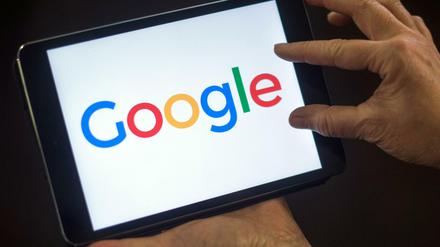 Die EU-Kommission und Voss sieht die freie Presse in Europa durch die digitalen Umwälzungen und die Geschäftsmodelle von Suchmaschinenbetreibern existenziell bedroht.