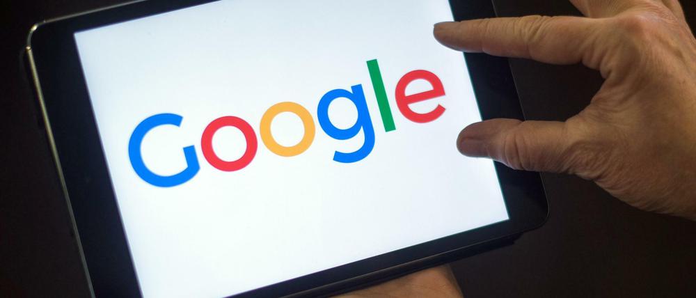 Die EU-Kommission und Voss sieht die freie Presse in Europa durch die digitalen Umwälzungen und die Geschäftsmodelle von Suchmaschinenbetreibern existenziell bedroht.